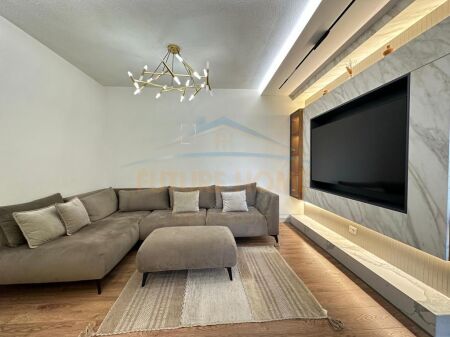 Qera, Apartament 2+1+2, Pallati me Shigjeta, Tiranë