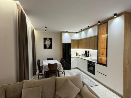 Jepet me qira apartament 1+1 me post parkimi në rrugën Besim Imami