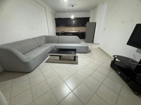 1+1, 1st floor private villa, on the new boulevard, 400 euro