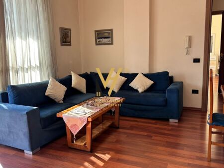 AFFITTASI APPARTAMENTO 1+1 A PAZARI I RI 700 EURO