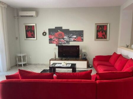 Red school - 2+1 + 2 Parking spaces for rent First floor of a villa