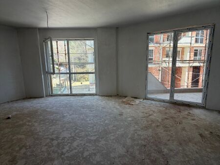 Shitet apartament 2+1+2 Liqeni i Thate