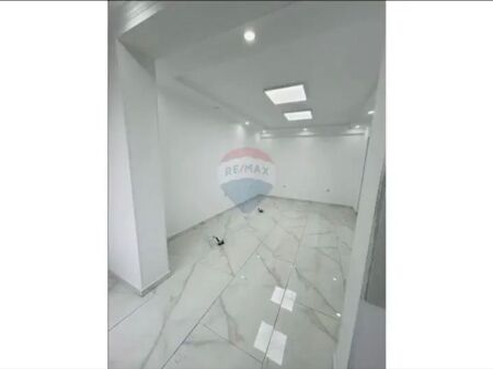 Locale in affitto – Via di Dibrë, vicino alla Farmacia 10