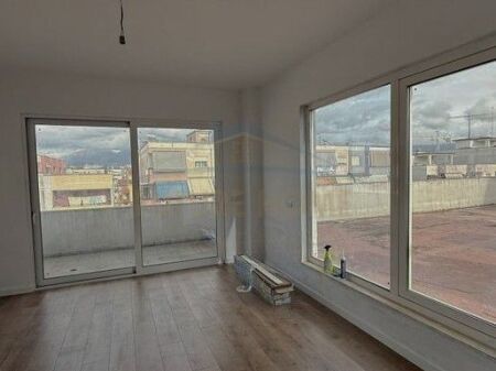 For sale, apartment 3+1+veranda, Unaza e re, Tirana