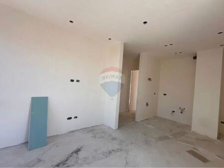 Apartment 2+1+2 for sale in Don Bosko, Egnatia Street, near Vizion +
