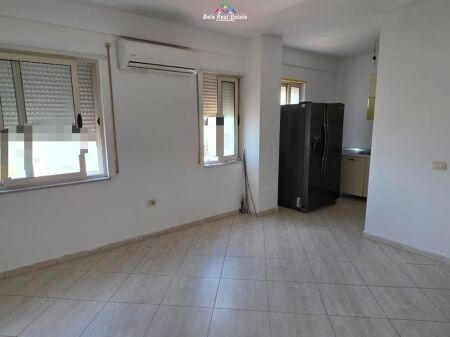 Ufficio in Affitto 2+1 Vicino a Jordan Misja ( ID BZ2856 ) Tirana