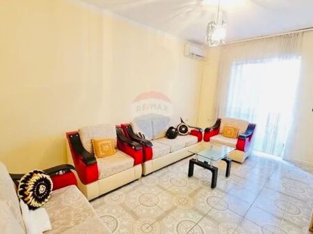 Apartament 1+1 me qera Square 21