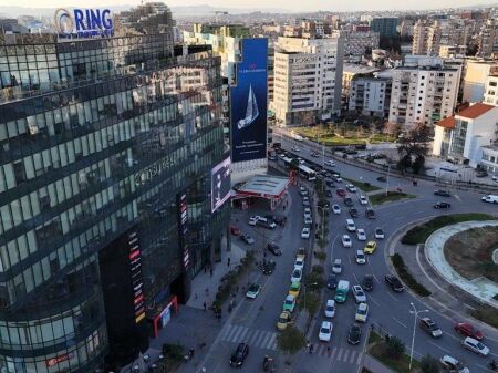 RING CENTER, AFFITTASI 770 M2!