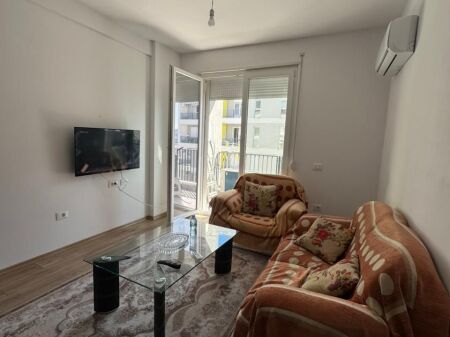 Apartament me Qira
