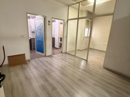 LOCALE COMMERCIALE IN AFFITTO ZONA DELLE TASSE, DURRES
