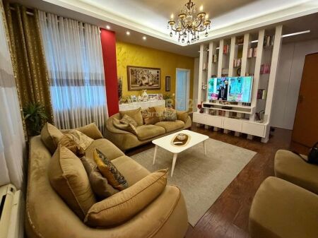 APARTMENT 1+1 WITH SEPARATE KITCHEN+ VERANDA NEAR CASA ITALIA