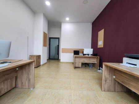 Locale Ufficio in Affitto a Myslym Shyr