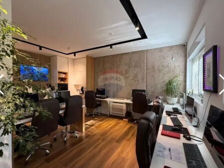 Super office for sale in Mangalem!