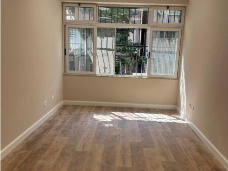 2+1 apartment for sale near Petro Nini, in the Margarita Tutulani area.