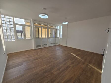 Appartamento 2+1+2+Balcone in Vendita, Procura, Tirana