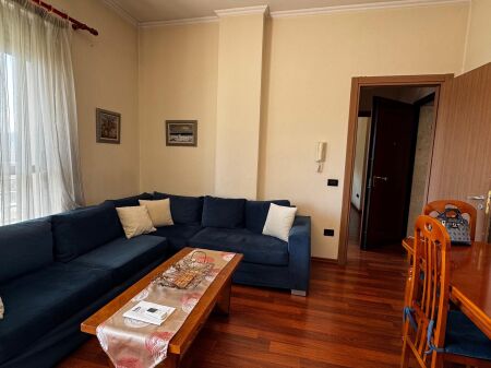Apartament 1+1 tek Pazari i Ri!
