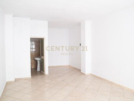 Shop 1+1 For Rent on the Beach, Durres