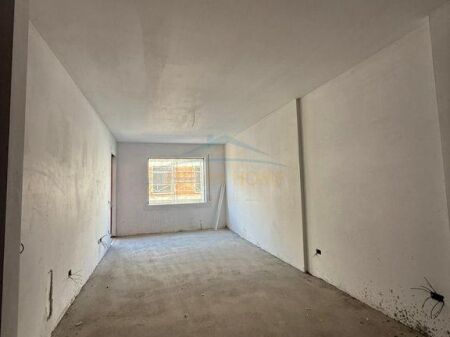 Shitet , Apartament 1+1 , Paskuqan