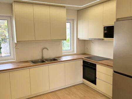 In the center of Saranda, Apartment 1+1 for sale only 300m from the sea!