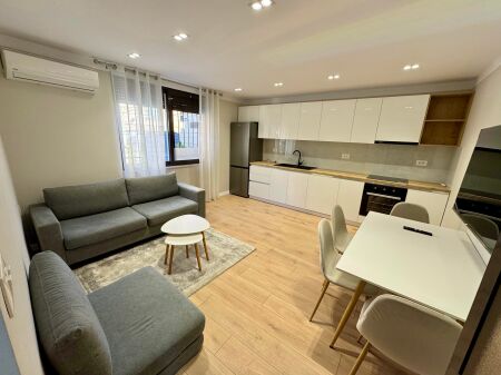  QERA SUPER Apartament 1+1  Prane Shkolles Se Kuqe 