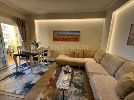 FOR SALE 1+1 APARTMENT IN LUNGOMARE, SEA VIEW 165,000 €
