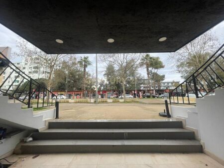 Dyqan për shitje në Rrugën Kryesore të Plazhit, Durres!