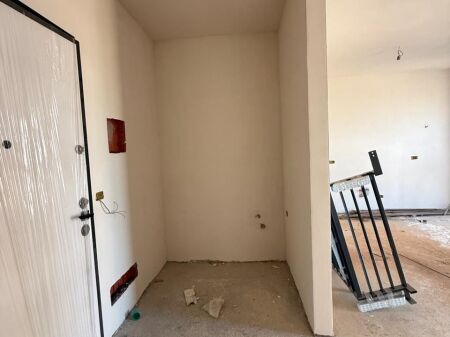 Apartament 1+1 per shitje tek Blv i Ri!