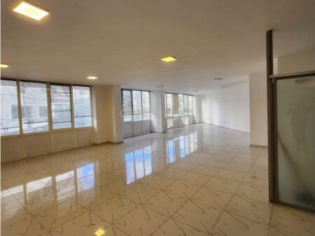 BUSINESS PREMISES FOR SALE NEAR THE TRAIN STATION !!