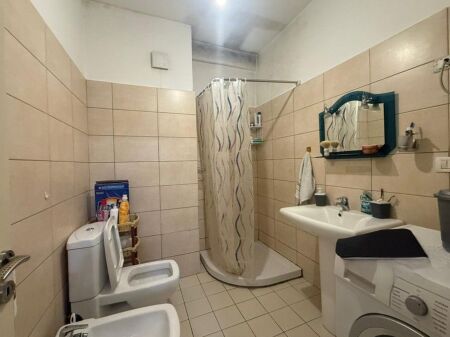 Apartment 2+1 for sale in Yzberisht!