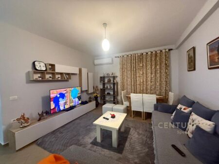 Apartment 2+1 for sale in Yzberisht!