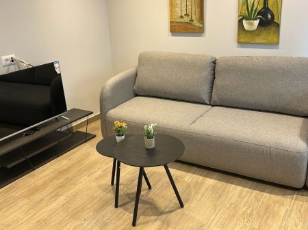 Rruga Elbasanit, jepet me qira apartament 1+1! 550 Euro