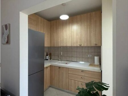 Shitet apartament 1+1 në zonën e Oxhakut !