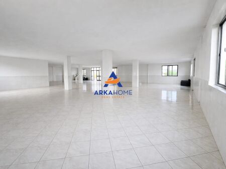LOCALE COMMERCIALE IN AFFITTO 430M2 "VIA MARTIN CAMAJ PROSEGUIMENTO DELL'ANELLO SPIAGGIA-PLEPA" 85000 LEKE