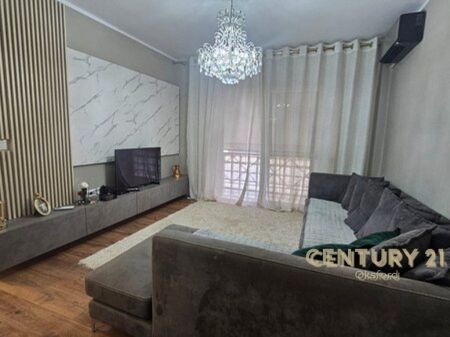 Apartament 2+1 Për Shitje në Rruga Barrikadave, Tiranë