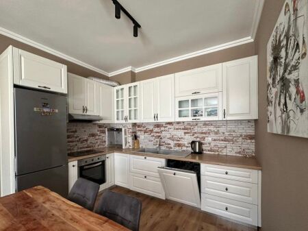 Apartament 2+1+2 Per Qira Prane Kopshtit Botanik!