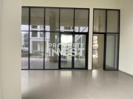 Negozio al piano terra in affitto presso il Comune di Parigi