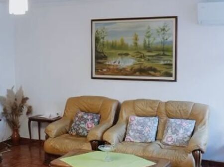  SHITET APARTAMENT 2+1 TEK ZOGU I ZI, PRANË RING CENTER