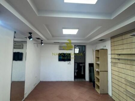 Locale commerciale in affitto – Brryli