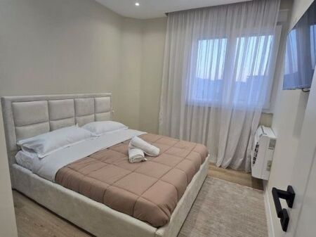 Boulevard Zogu the First-Apartment 1+1 for rent