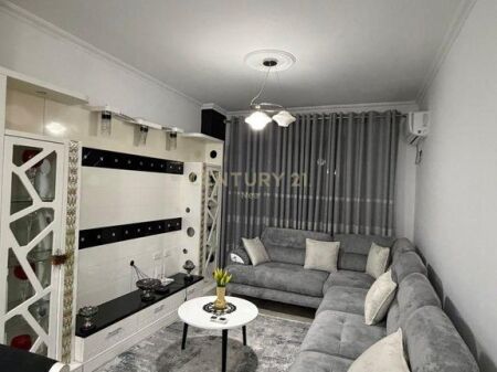 Apartament 1+1 me qira në Yzberisht.