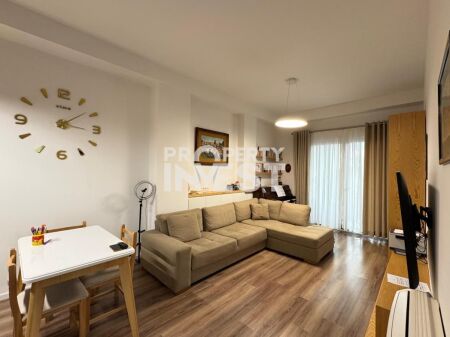 Shitet Apartament 2+1+2 me 2 Ballkone dhe Post Parkimi , Pazar i Ri,Sheshi Avni Rustemi,Hoxha Tasim