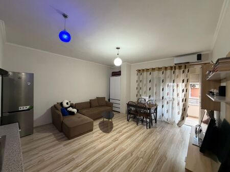 1+1, beginning of Peti street, dry lake, 130,000 euros, with mortgage