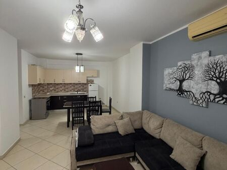 Apartament 2+1, Astir!