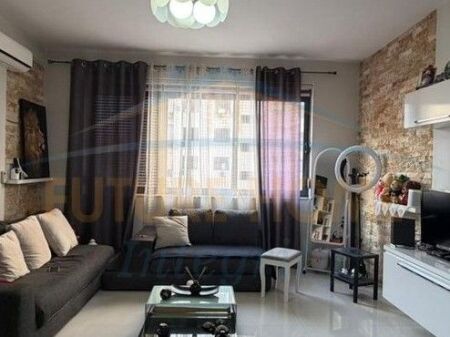 Shitet, Apartament 1+1, Unaza e Re, Tiranë.