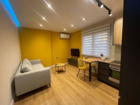 Apartment 1+1 for rent-Pazar i ri, Tirana