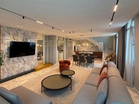 Duplex moderno in affitto  , a Square 21