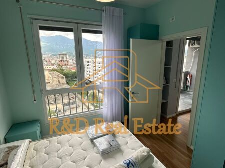  Jepet me qera apartament 2+1 + Ballkon – Rruga 5 Maji