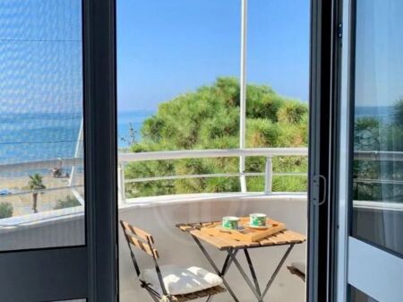 APARTAMENT 1+1 PËR SHITJE – VIJA E PARË NGA DETI  SHKEMBI I KAVAJES