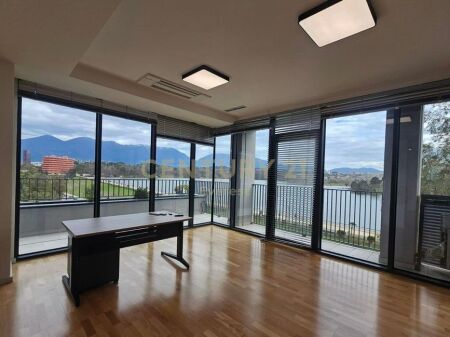 Ufficio in affitto a Lake View + 3 