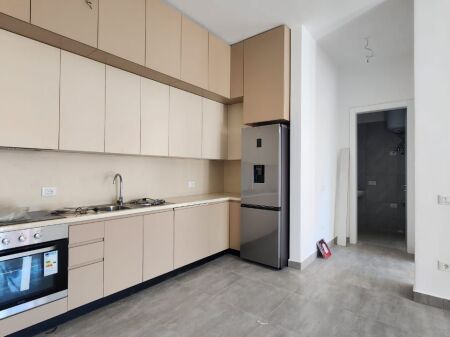 Apartament me qera 1+1+1POST pjeserisht i mobiluar ne DELIJORGJ